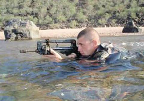 Daniel Negoiță, fost luptător în Legiunea Străină, a murit într-un accident. Era tatăl unei fetițe de nici un an