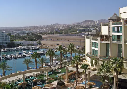 Plajă la Marea Moartă cu doar 69 de lei. Cum găsești cea mai bună ofertă