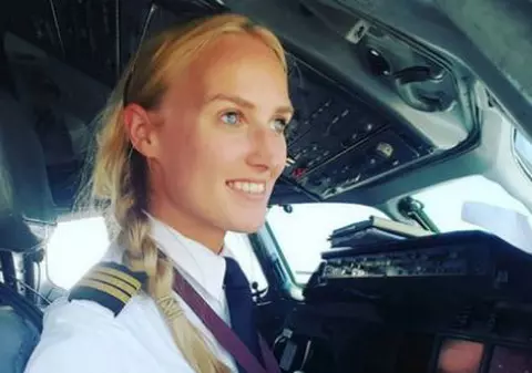 A fost numită cea mai frumoasă femeie – pilot din lume – Instagramerii o adoră