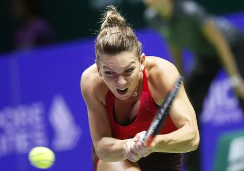 Cum se califică Simona Halep în semifinale la Turneul Campioanelor după meciul cu Caroline Wozniacki