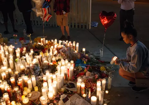 Detalii noi despre autorul atacului armat din Las Vegas. Stephen Paddock a pariat sume mari de bani în ultimele săptămâni
