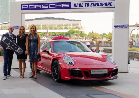 UPTADE: vineri i s-au înmânat cheile! Simona Halep a primit cadou din partea WTA un Porsche 911 GTS