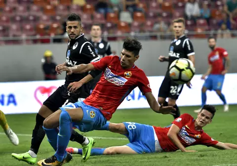 Florinel Coman s-a accidentat grav în meciul de azi. A fost scos pe brațe