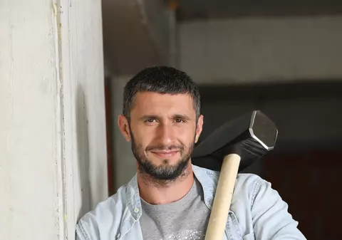 EXCLUSIV. Dragoș Bucur, forțat să ia decizii dificile. Cu multe de făcut și puțin timp la dispoziție, «s-a întâmplat să renunț la câteva proiecte»