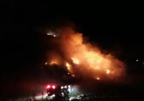 GALERIE FOTO & VIDEO | Incendiu la groapa de gunoi a orașului Brașov