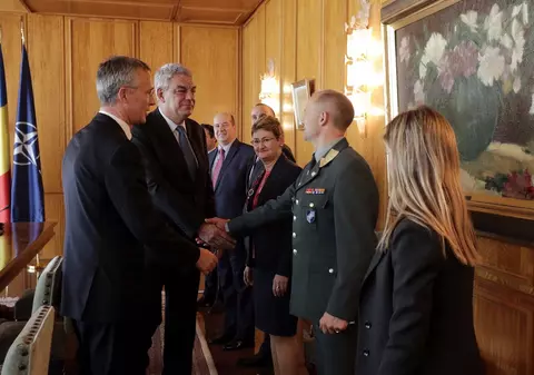 Premierul Tudose anunță semnarea unui contract cu o firmă americană, care va produce armament în România