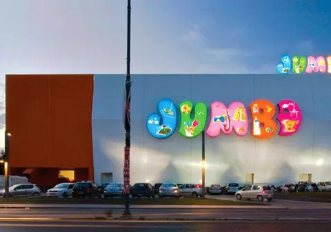 Jumbo vrea să deschidă 17 magazine noi în România și caută să se împrumute 250 de milioane de euro