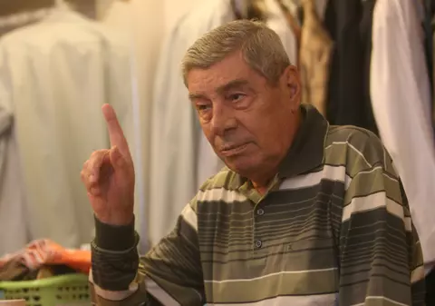 Mitică Popescu, pe motor la 80 de ani. A conversat cu bikerii despre cursele ilegale