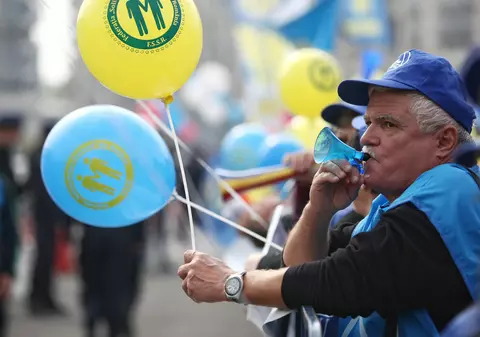 Miting de amploare în Capitală. Mii de oameni au protestat în fața Guvernului | VIDEO