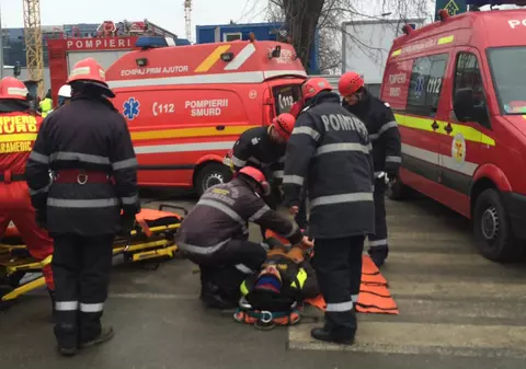 Muncitor mort în fața Primăriei din Breaza. A căzut de pe o schelă, de la șase metri înălțime