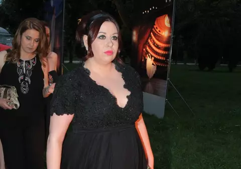 VIDEO/ Oana Roman pune la punct lumea mondenă, din 16 noiembrie. Vedeta va avea propria emisiune