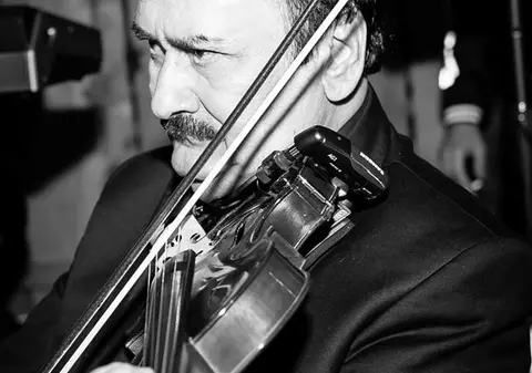 EXCLUSIV/ Incredibila poveste a morții unuia dintre cei mai mari muzicieni români. Văduva lui Cornel Vasile Panțir: ”Vinovați sunt organizatorii unui festival!”