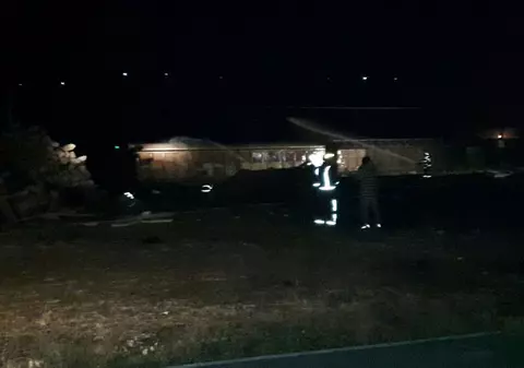 Zeci de oameni din Breaza au fost scoși din case și duși la sala de sport din oraș - FOTO
