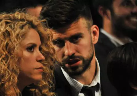 FOTO | Mai multe mașini de poliție, în fața locuinței lui Pique și Shakira