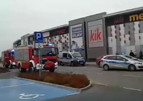 VIDEO | Polonia în stare de alertă. Mai multe persoane au fost înjunghiate într-un mall