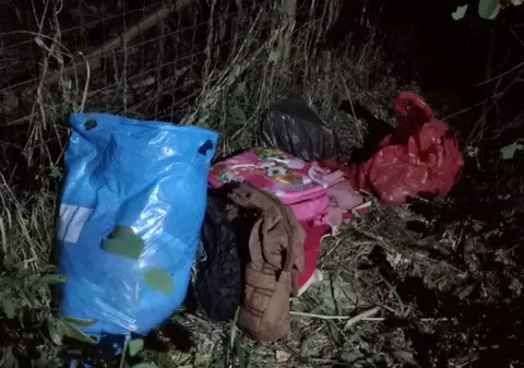 Scene incredibile de agresiune între părinții fetiței dispărute într-o pădure. În timp ce peste o sută de oameni le căutau copilul, cei doi s-au luat la bătaie