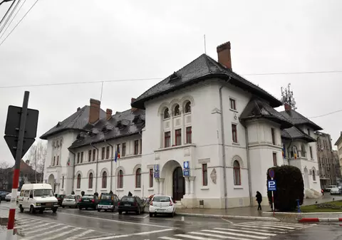 Conducerea Primăriei Târgu Jiu este acuzată de plagiat