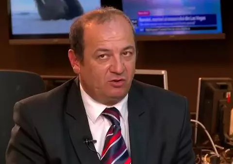 Primarul din Copșa Mică a venit în redacția Libertatea și și-a luat ultima ștampilă pe ordinul de deplasare