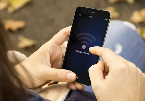 Nu ai semnal la telefon? Iată care ar putea fi motivul și ce poți face să eviți să se întâmple asta