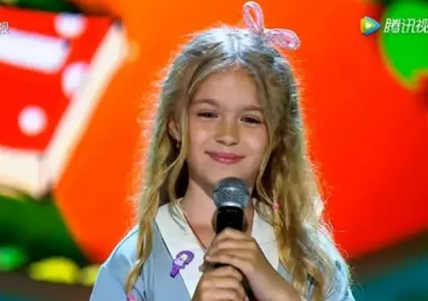 VIDEO | Românca Siena Vușcan, în vârstă de șapte ani, a devenit vedetă în China. Vocea ei i-a adus faima
