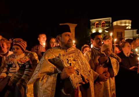 Procesiune cu moaște ale Sfântului Apostol Andrei, Ocrotitorul României, la Catedrala Patriarhală din Capitală