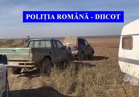 Doi bărbaţi din județul Galați care au forţat cinci persoane să muncească la o stână au fost reţinuţi| FOTO