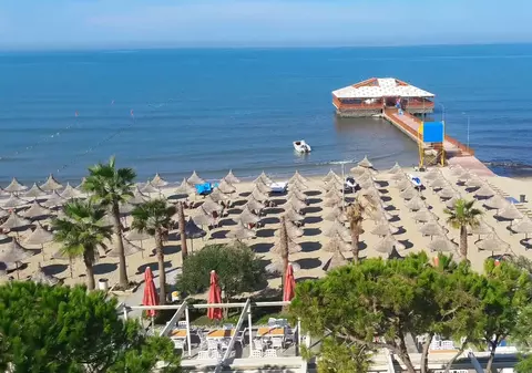 VIDEO REPORTAJ/ Stațiunile albaneze, noua revelație a Europei... la care încă se mai muncește