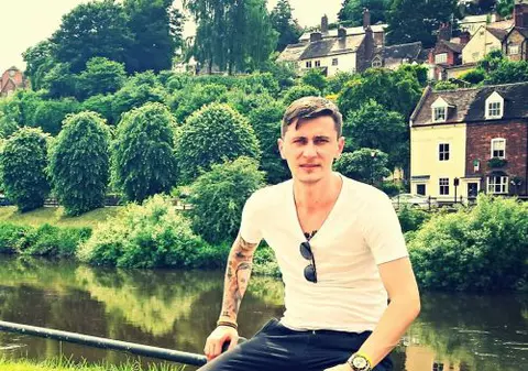 Un român din Anglia a fost concediat de patron după ce i-a răspuns la întrebarea: „Care e diferența dintre români și englezi?”