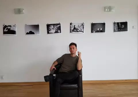Spectaculoasa poveste de viață a unui fotograf care a lipsit din România 30 de ani. ”O fată mi-a ghicit viitorul în cărți de Tarot și exact așa a fost, you know...”
