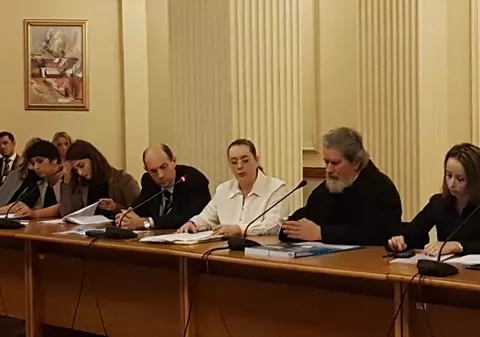 Val de critici față de proiectul legii vaccinării, în Parlament; APADOR-CH: Obligativitatea vaccinării nu este o încălcare a drepturilor omului