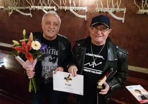 În plin scandal cu Paul Ciuci, ”veteranii” de la Compact au fost premiați. Cămărășan și Leluț Vasilescu, omagiu pentru 40 de ani de activitate
