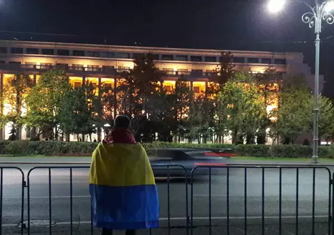 FOTO&VIDEO/ Protest în Capitală. 20.000 de oameni au participat la un marș din fața Guvernului până la Palatul Parlamenului