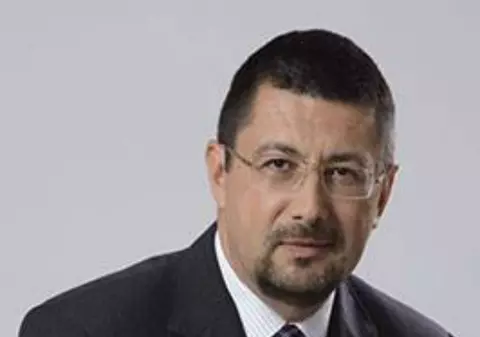 UPDATE. Șeful Asociației Producătorilor de Medicamente Generice, Laurențiu-Teodor Mihai, numit președinte al CNAS. „Mă onorează și mă responsabilizează”