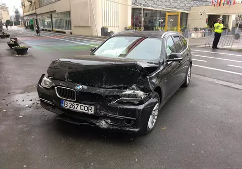 Directorul Operei Române din Timișoara a intrat cu mașina în clădirea instituției