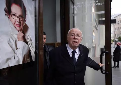 Mesajul zguduitor scris de Alexandru Arșinel pe coroana depusă la priveghiul Stelei Popescu. "Eu te plâng...poporul te plânge, Stela mea"