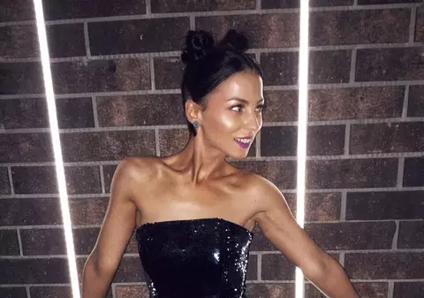 EXCLUSIV/ Cântăreața de 1,53 s-a împăcat, în sfârșit, cu gândul că nu mai crește. Ami a fost extrem de complexată de statura ei