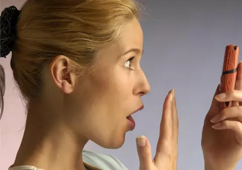 Angajații de la Protecția Copilului Vaslui au sunat la linia erotică. Cheltuieli uriașe, dezvăluite de Curtea de Conturi