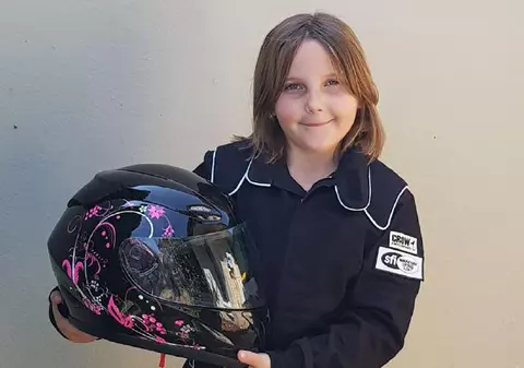 O fetiță de 8 ani, pilot de mașini de curse, a murit într-un accident