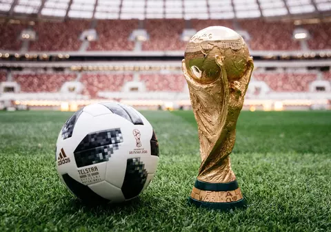 Mingea oficială a Campionatului Mondial 2018. Telstar 18 e balonul cu care se va juca în Rusia | FOTO