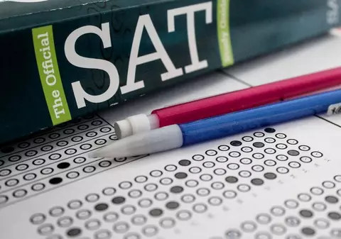 Doi elevi români au obținut punctaj maxim la bacalaureatul american