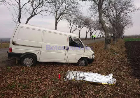Femeie din Botoșani moartă după o șicanare în trafic. Autoturismul s-a răsturnat peste ea
