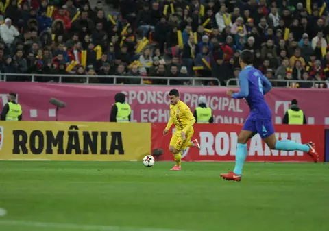 LIVE BLOG România - Olanda 0-3. GOLanda ne-a dat iar un sac de ”boabe”. Noul blazon al naționalei a fost deja pătat. Contra, primul eșec | FOTO&VIDEO