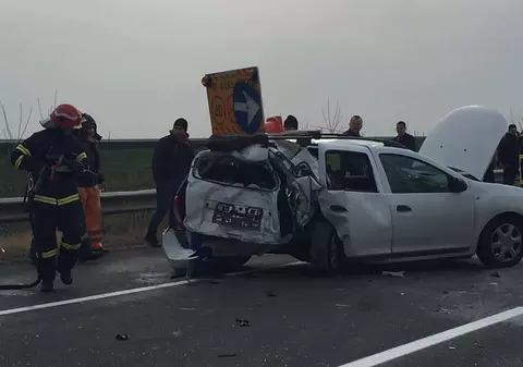 Muncitor de la Drumuri Naționale, rănit după ce mașina cu care făcea marcaje pe DN 2 E 85 a fost lovită de o autoutilitară| FOTO