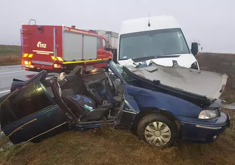 Șase răniți, după ce două mașini s-au ciocnit pe DN 1B, în Buzău| FOTO