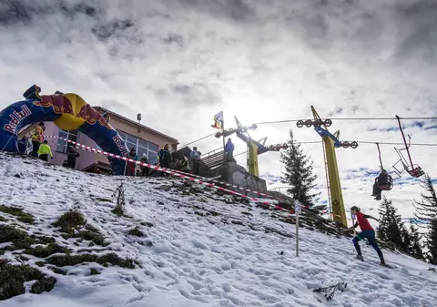 Trei alergători au fost mai rapizi decât telescaunul din Parâng, la prima ediție concursului organizat de Toma Coconea | FOTO