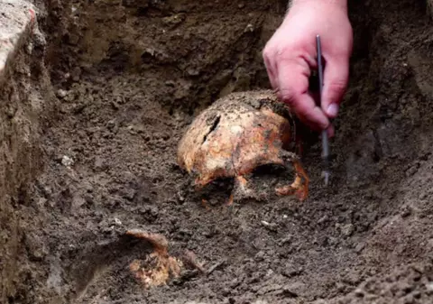 Cranii de 300.000 de ani descoperite în Maroc ar putea schimba istoria originii oamenilor