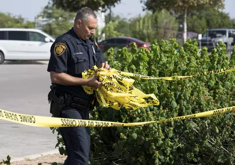 Atac armat într-o scoală primară din California. Cel puțin cinci persoane au murit și doi copii răniți
