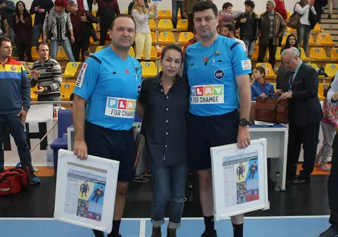 FOTO&VIDEO/ I wonder le-a făcut o surpriză imensă lui Constantin Din și Sorin Dinu, cei mai cunoscuți arbitri de handbal din România. Își serbează zilele de naștere, iar celebra brigadă se retrage din activitatea internațională