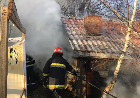 Coșurile de fum defecte sau necurățate, principala cauză a incendiilor din România