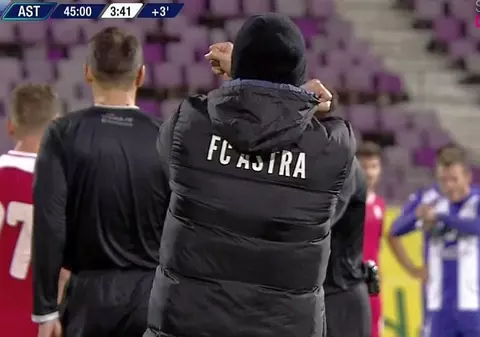 Edi Iordănescu a fost suspendat și amendat pentru gestul cătușelor făcut la adresa arbitrului Sebastian Colțescu